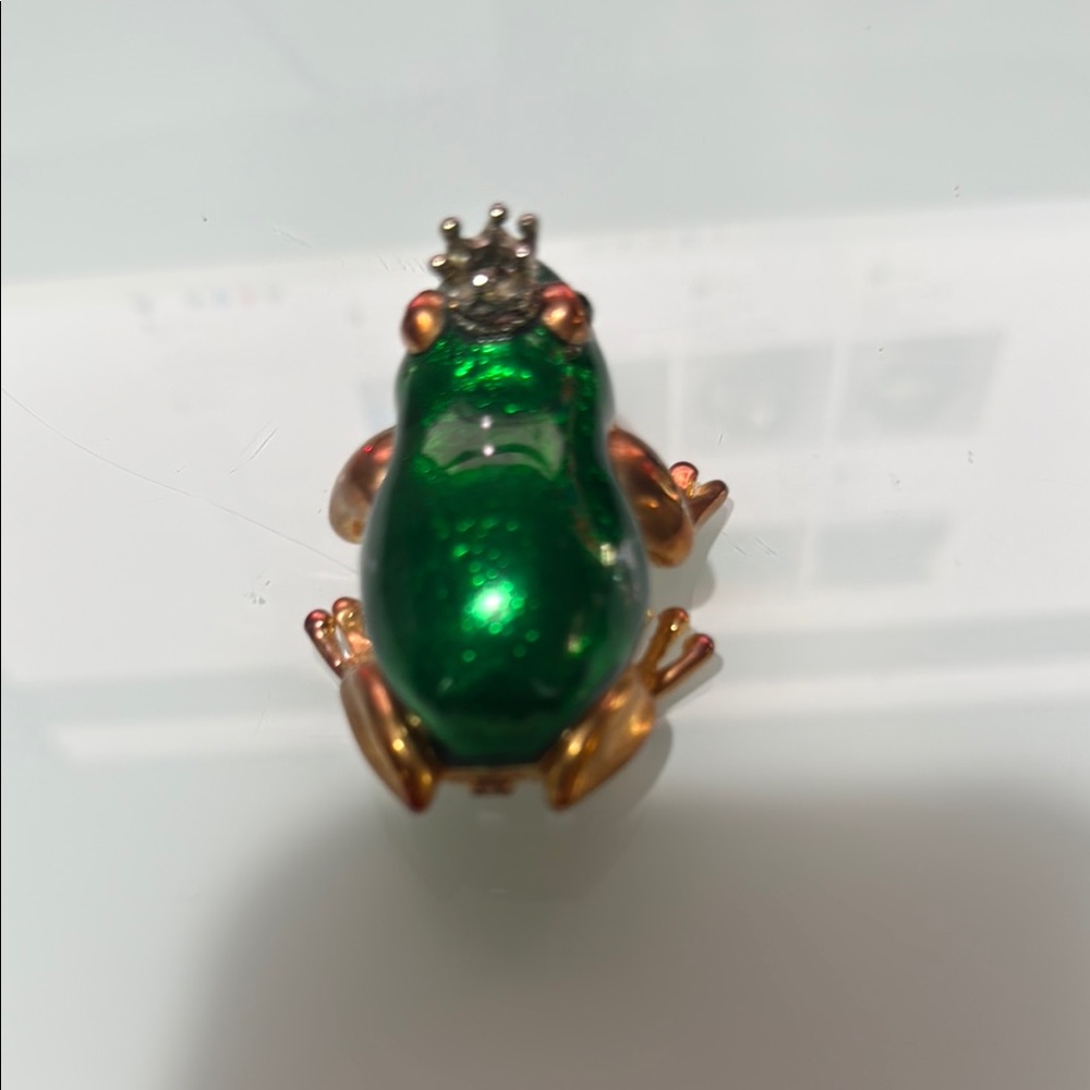 Frog Prince Trinket Box Green Gold   Magnetic Closure - Picture 4 of 7